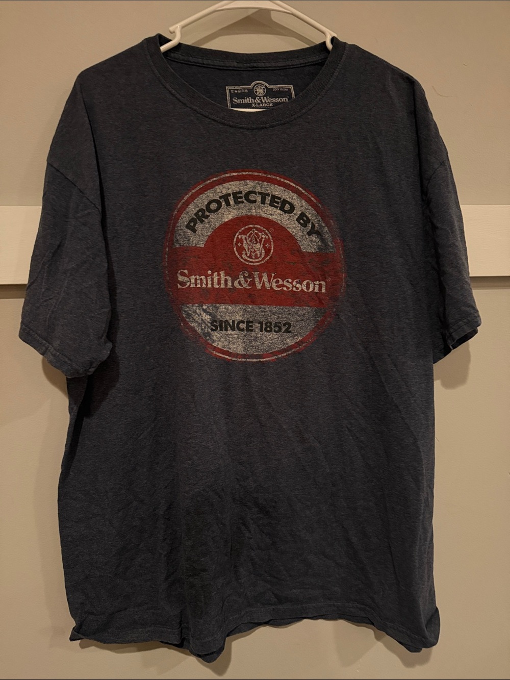 Smith & Wesson Men's Short-Sleeve Graphic Tee in Navy